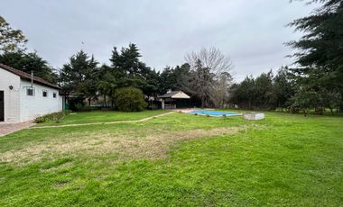 CASA A LA VENTA EN FUNES 3 DORMITORIOS AMPLIO PATIO Y PISCINA