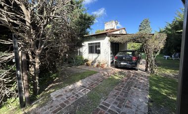 CASA A LA VENTA EN FUNES 3 DORMITORIOS AMPLIO PATIO Y PISCINA