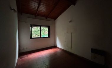 CASA A LA VENTA EN FUNES 3 DORMITORIOS AMPLIO PATIO Y PISCINA