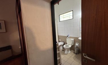 CASA A LA VENTA EN FUNES 3 DORMITORIOS AMPLIO PATIO Y PISCINA