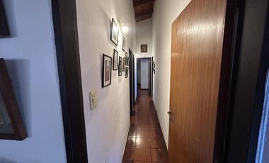 CASA A LA VENTA EN FUNES 3 DORMITORIOS AMPLIO PATIO Y PISCINA