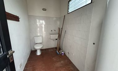 CASA A LA VENTA EN FUNES 3 DORMITORIOS AMPLIO PATIO Y PISCINA