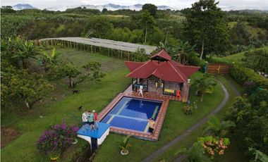 CASA CAMPESTRE PARA LA VENTA UBICADA EN ALCALA-VALLE