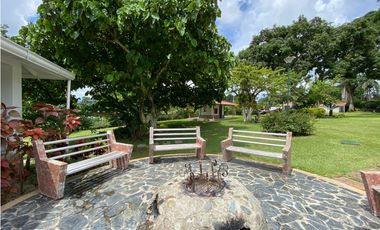 VENTA EXCLUSIVO HOTEL URBANO-RURAL  . rea total: 6.400 m²