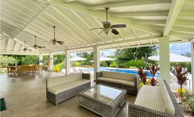 VENTA EXCLUSIVO HOTEL URBANO-RURAL  . rea total: 6.400 m²