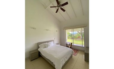VENTA EXCLUSIVO HOTEL URBANO-RURAL  . rea total: 6.400 m²