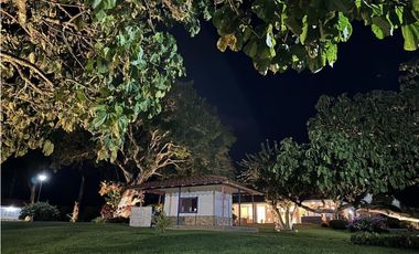 VENTA EXCLUSIVO HOTEL URBANO-RURAL  . rea total: 6.400 m²
