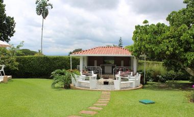 VENTA EXCLUSIVO HOTEL URBANO-RURAL  . rea total: 6.400 m²