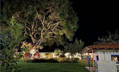 VENTA EXCLUSIVO HOTEL URBANO-RURAL  . rea total: 6.400 m²