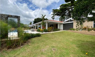 VENTA EXCLUSIVO HOTEL URBANO-RURAL  . rea total: 6.400 m²