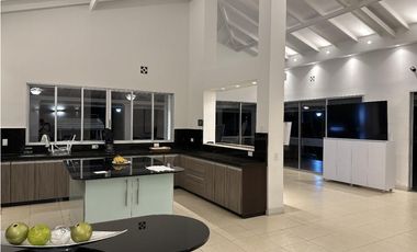 VENTA EXCLUSIVO HOTEL URBANO-RURAL  . rea total: 6.400 m²