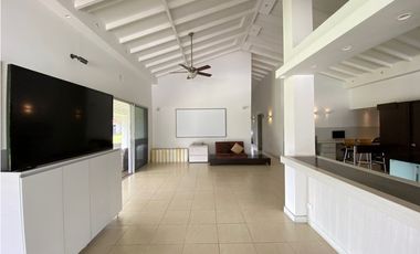 VENTA EXCLUSIVO HOTEL URBANO-RURAL  . rea total: 6.400 m²