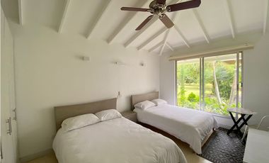 VENTA EXCLUSIVO HOTEL URBANO-RURAL  . rea total: 6.400 m²
