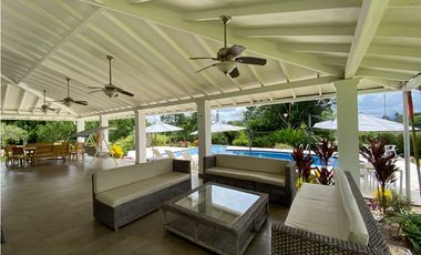 VENTA EXCLUSIVO HOTEL URBANO-RURAL  . rea total: 6.400 m²