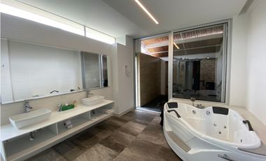 VENTA EXCLUSIVO HOTEL URBANO-RURAL  . rea total: 6.400 m²