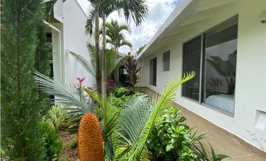 VENTA EXCLUSIVO HOTEL URBANO-RURAL  . rea total: 6.400 m²