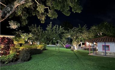 VENTA EXCLUSIVO HOTEL URBANO-RURAL  . rea total: 6.400 m²