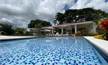 VENTA EXCLUSIVO HOTEL URBANO-RURAL  . rea total: 6.400 m²