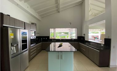 VENTA EXCLUSIVO HOTEL URBANO-RURAL  . rea total: 6.400 m²