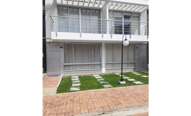SE VENDE CASA CERCA A CONFENALCO - FUSAGASUGA