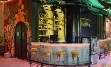 Venta suite hotel calle Flora Parque Llera Medellin