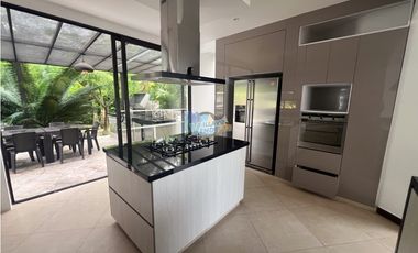 En Venta Casa campestre en Condominio Casa de Campo – Restrepo