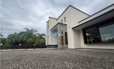 En Venta Casa campestre en Condominio Casa de Campo – Restrepo