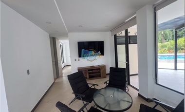 En Venta Casa campestre en Condominio Casa de Campo – Restrepo