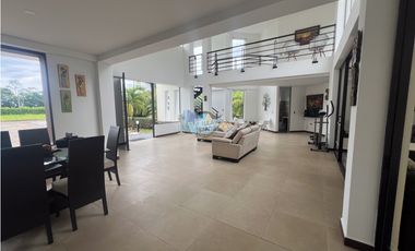 En Venta Casa campestre en Condominio Casa de Campo – Restrepo