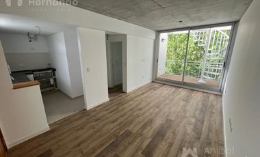 VENTA de Departamento 2 AMBIENTES, Moreno, con balcón, terraza privada, parrilla y cochera