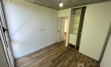 VENTA de Departamento 2 AMBIENTES, Moreno, con balcón, terraza privada, parrilla y cochera