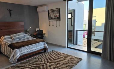 Propiedad con alberca en Los Robles