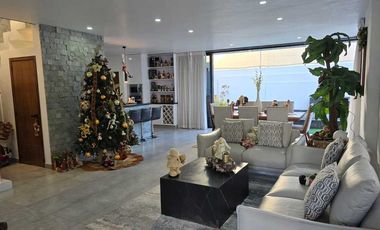 Propiedad con alberca en Los Robles