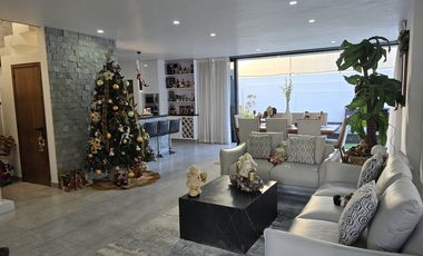 Propiedad con alberca en Los Robles