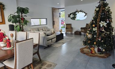 Propiedad con alberca en Los Robles