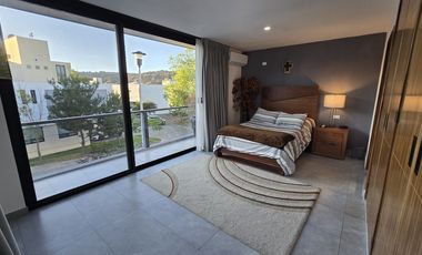 Propiedad con alberca en Los Robles