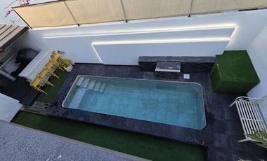 Propiedad con alberca en Los Robles