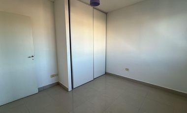 Departamento de dos ambientes sobre Av Alm Brown!