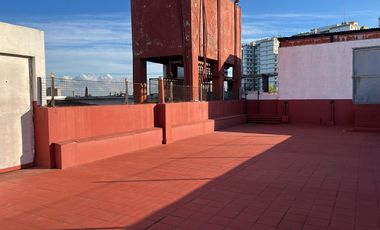 Departamento de dos ambientes sobre Av Alm Brown!