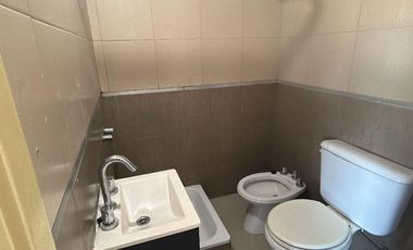 Departamento de dos ambientes sobre Av Alm Brown!