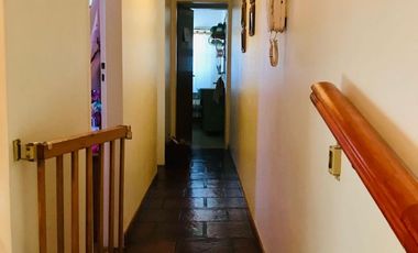 Casa en venta - 3 Dormitorios 2 Baños - 130Mts2 - Lanús