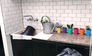 Casa en venta - 3 Dormitorios 2 Baños - 130Mts2 - Lanús