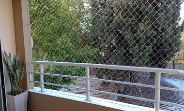 Departamento con balcon y cochera!