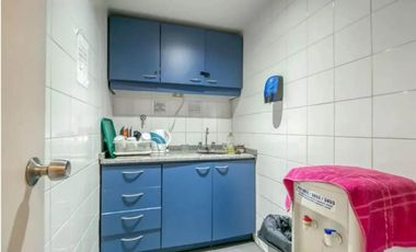 Edificio Comercial en venta - 9 Oficinas 6 Baños - Cocheras - 1000Mts2 - Quilmes