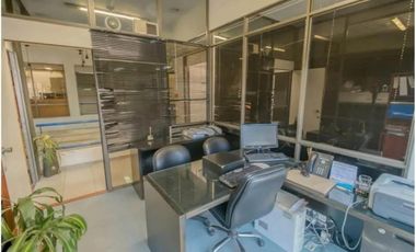 Edificio Comercial en venta - 9 Oficinas 6 Baños - Cocheras - 1000Mts2 - Quilmes