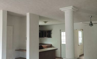 SE RENTA CASA EN CIUDAD DEL CARMEN, FRACCIONAMIENTO PRIVADO