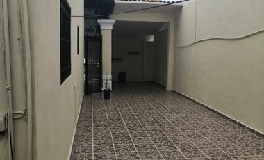 SE RENTA CASA EN CIUDAD DEL CARMEN, FRACCIONAMIENTO PRIVADO