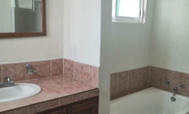 SE RENTA CASA EN CIUDAD DEL CARMEN, FRACCIONAMIENTO PRIVADO