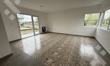 Venta casa 3 dormitorios - Barrio Los Sauces– Fernández Oro