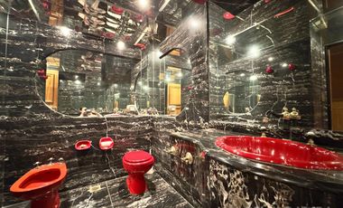 CASA VENTA ACASSUSO 9 AMBIENTES JARDIN PISCINA COCHERA